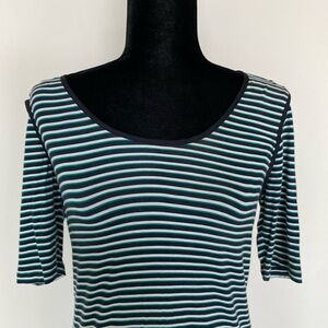 Women’s Short sleeve shirt.. Used Size S